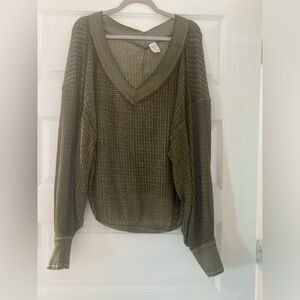 We The Free by Free People Women’s Olive V-Neck Sweater - Medium